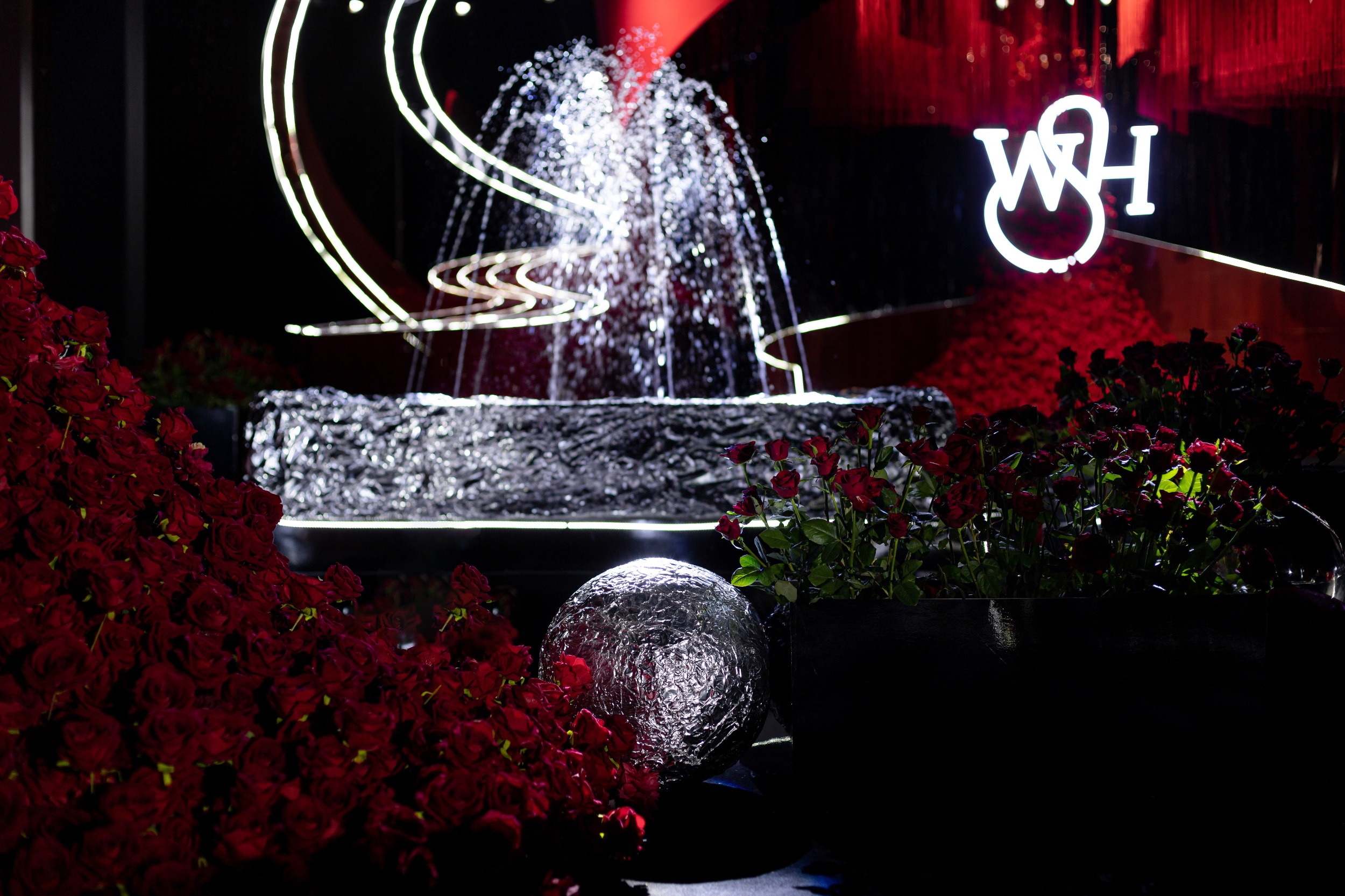 Black & Red Feast gallery 06