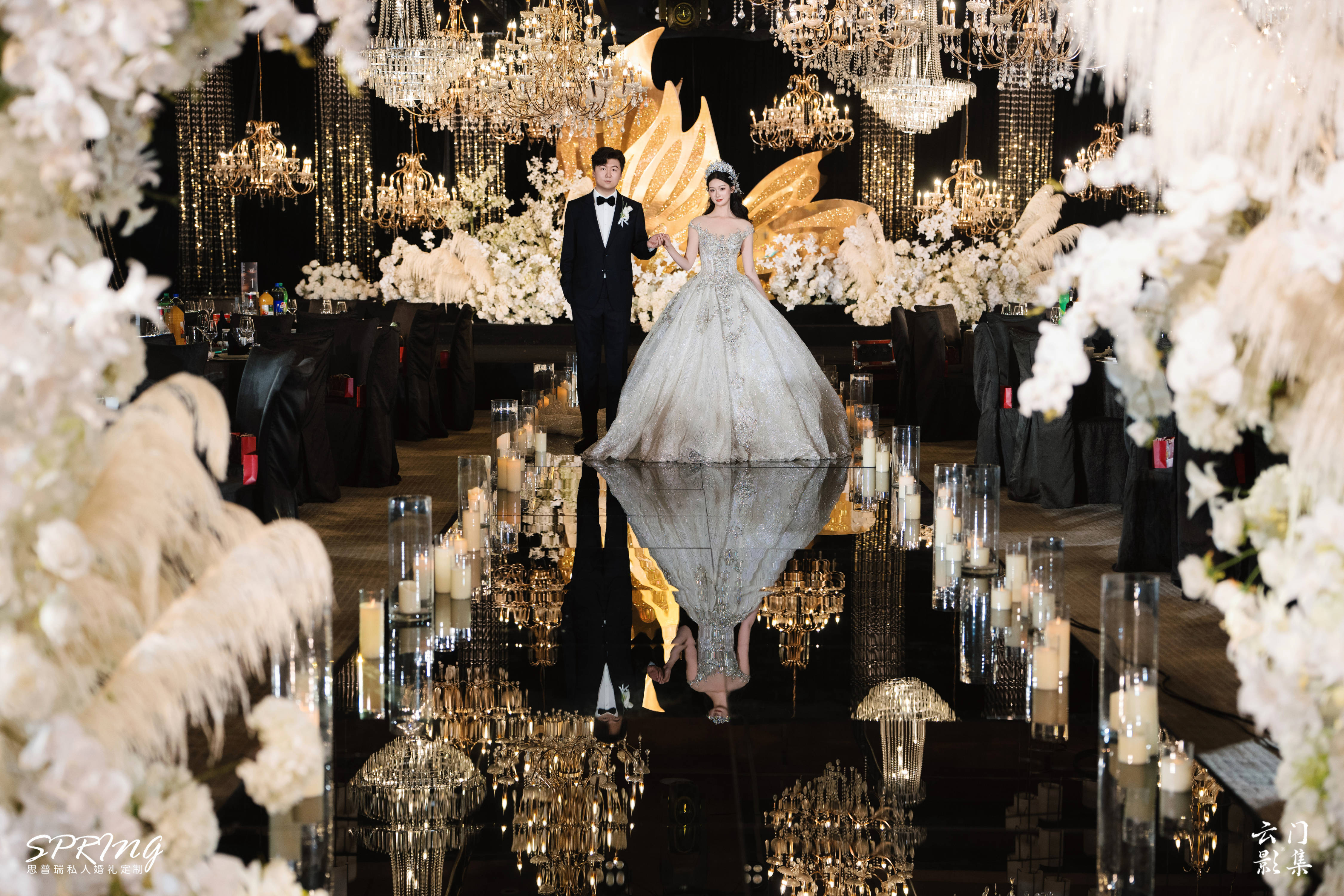 White Plume & Gilt gallery 09
